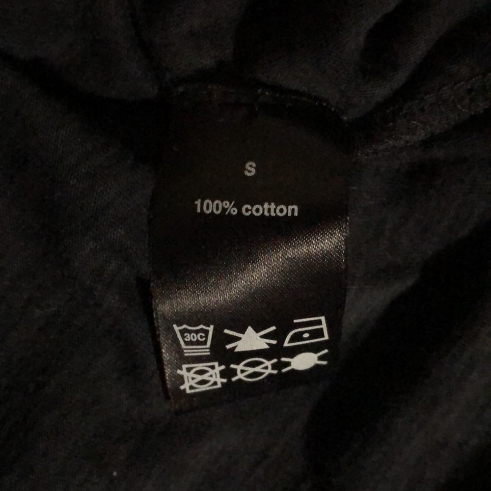 Quirky hoodie with drawstring on the Botton and longer around the back- love ❤️ - Picture 8 of 8